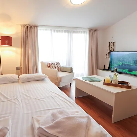 Modern 1Br Mountain View Spa Walk To Ski Lift * בנסקו