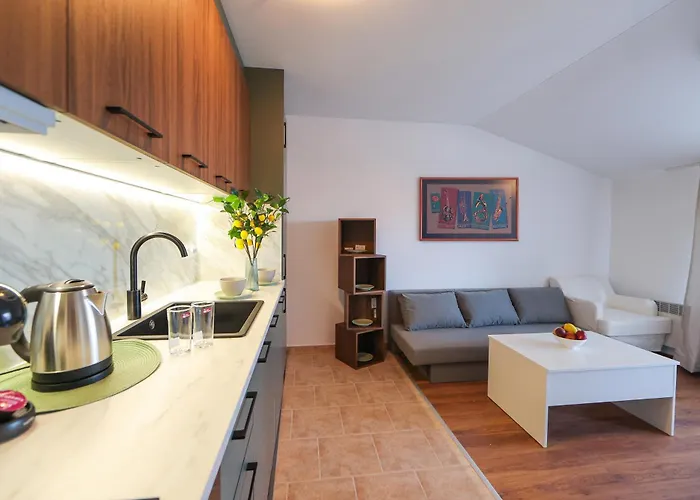 1br For 4 W Balcony View Near Lift 아파트